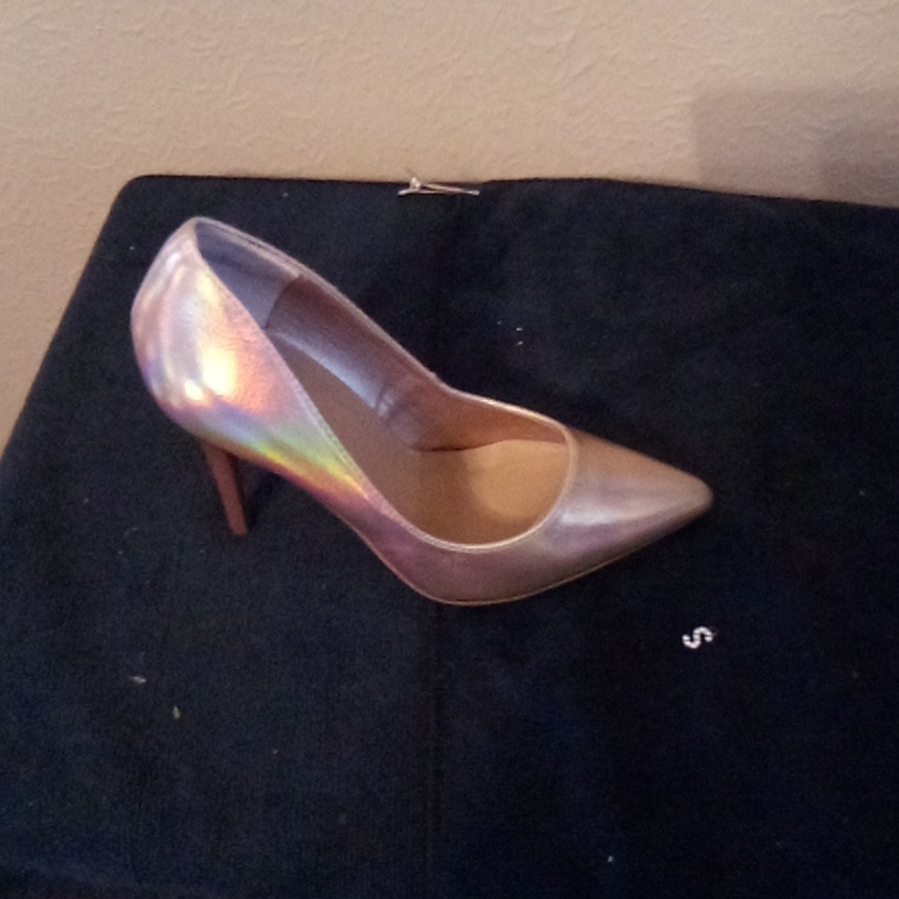 Heels - Picture 2 of 2